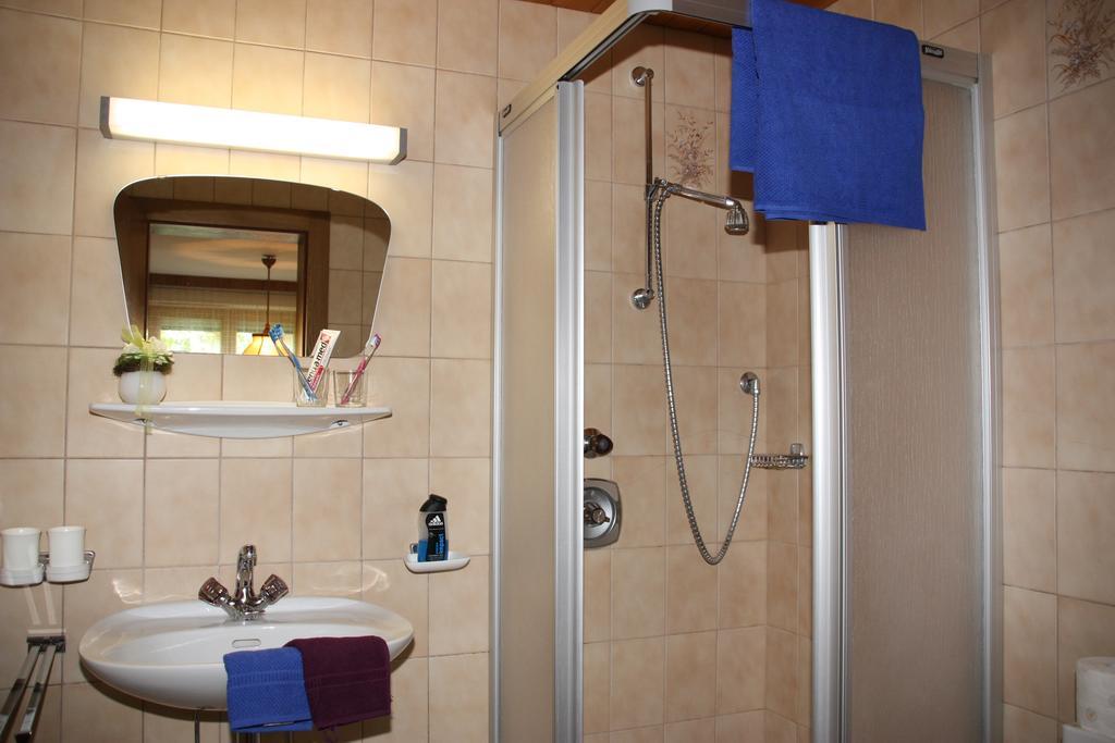 Gaestehaus Neuhauser Zell am Ziller Kamer foto